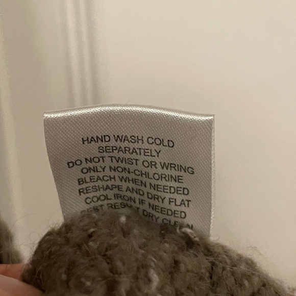 Romeo & Juliet Couture Cardigan Mohair Sweater Size Small but fits a Medium - Picture 13 of 14